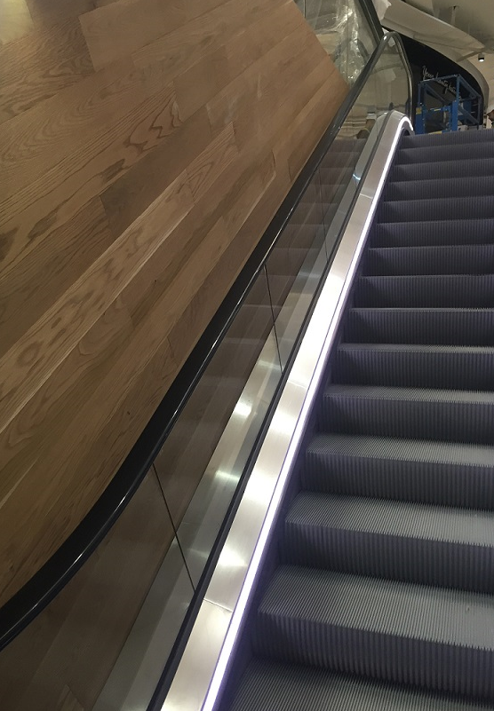 Inklädnad rulltrappa Mall of Scandinavia SE Svets Smide Montageservice Stockholm